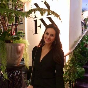 Meet your Posher, Amanda rena